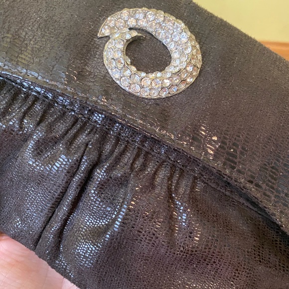 Black Purse Shiny Double Button Closure Silver Chain - Picture 3 of 8